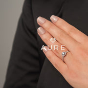 Bague Auréolée centre rond Yasmine de marque AURE en Diamant conçue et créée au Maroc